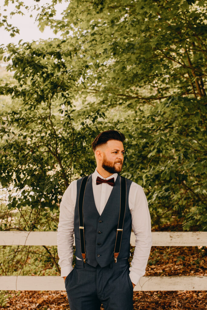 Groom's portraits at the Hinterland CT